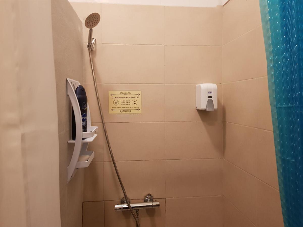 "No Party & Many Rules" Hostel N1 Sofya Dış mekan fotoğraf