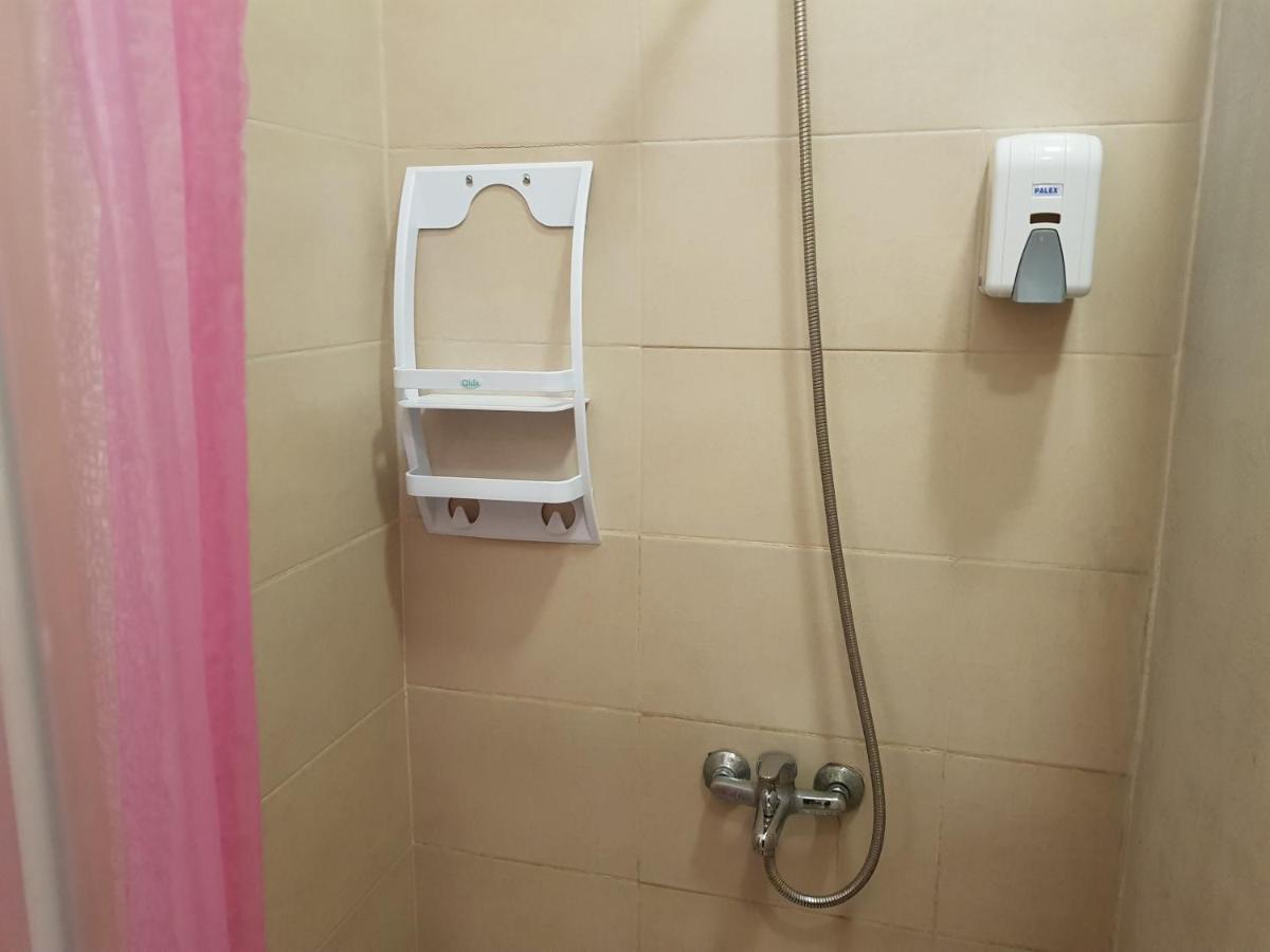 "No Party & Many Rules" Hostel N1 Sofya Dış mekan fotoğraf